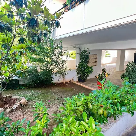 Cozy Fairytal Garden Apartment, Family Friendly, Free Parking, 15 Min To Airport *