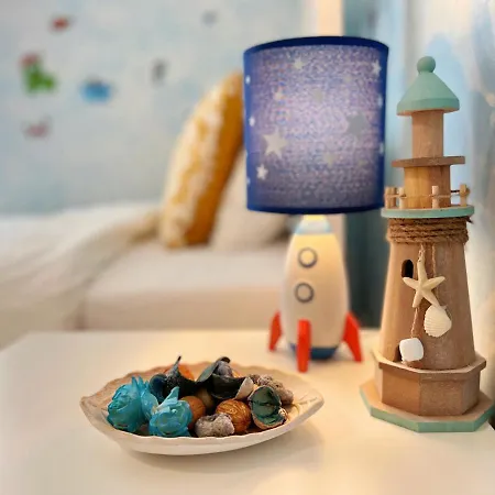 Cozy Fairytal Garden Apartment, Family Friendly, Free Parking, 15 Min To Airport * Athènes