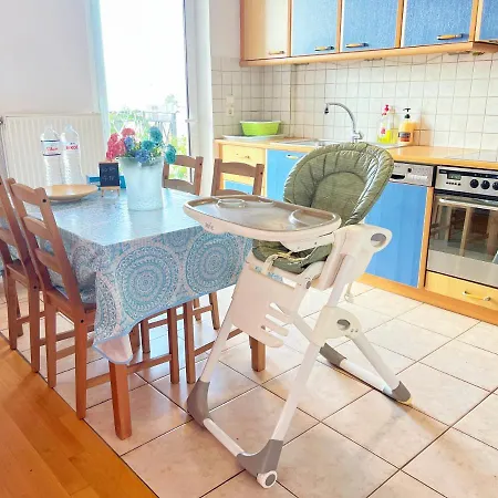 Appartement Cozy Fairytal Garden Apartment, Family Friendly, Free Parking, 15 Min To Airport Athènes