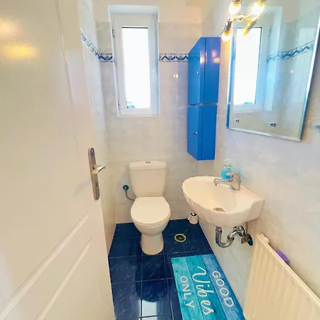 Appartement Cozy Fairytal Garden Apartment, Family Friendly, Free Parking, 15 Min To Airport Athènes